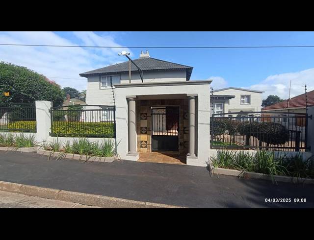 4 BEDROOM HOUSE FOR SALE IN KENSINGTON